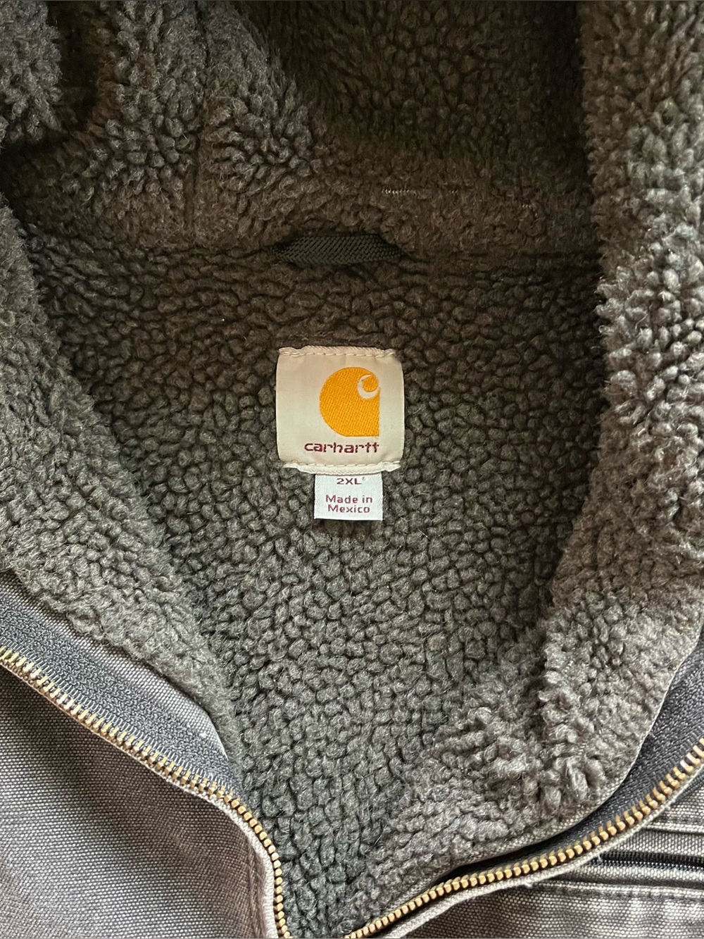 Carhartt hooded Detroit canvas jacket
J141 BLK - Picture 2 of 6
